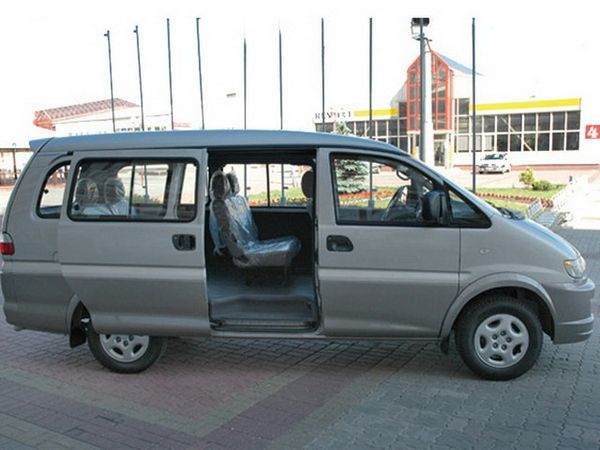 دونغ فينغ MPV 2007. الهيكل، المظهر الخارجي. ميني فان, 1 الجيل
