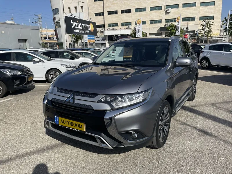 Mitsubishi Outlander 2nd hand, 2018, private hand