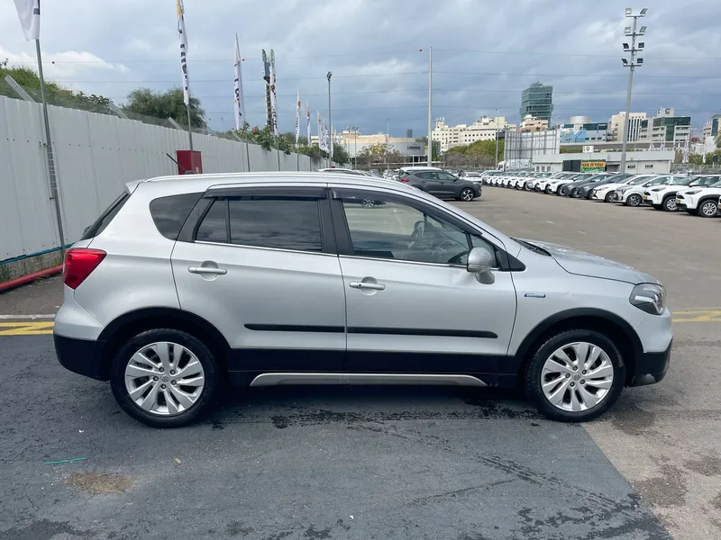 Suzuki SX4 2nd hand, 2022, private hand