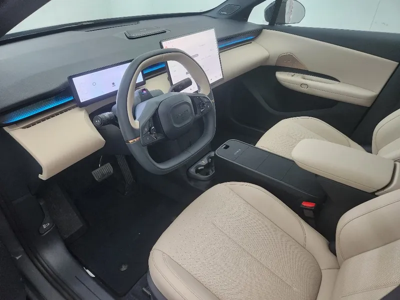 Lynk&Co 02 nouvelle voiture, 2025