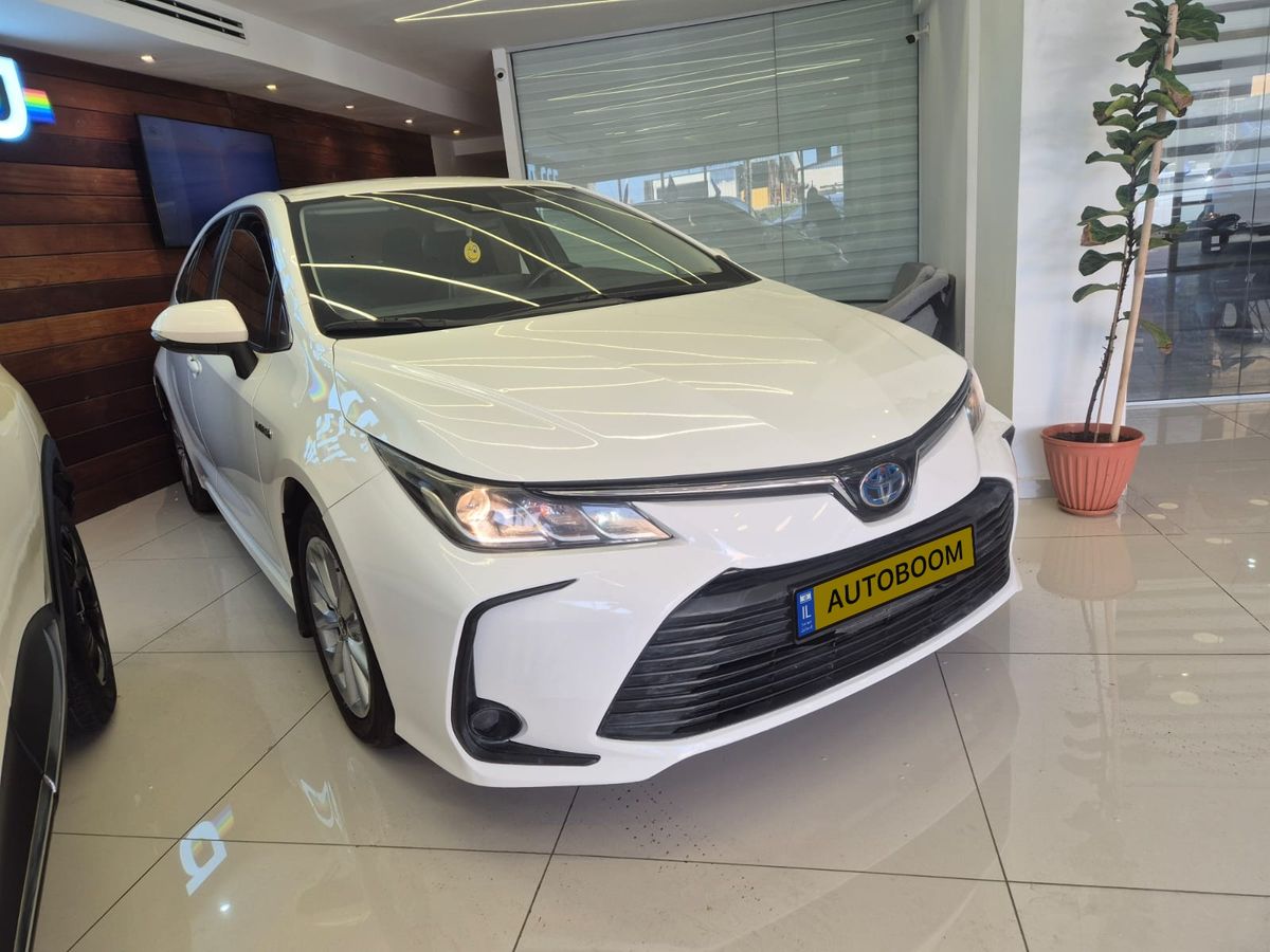Toyota Corolla с пробегом, 2021
