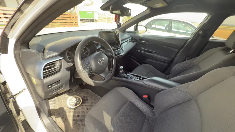 Toyota C-HR 2nd hand, 2021, private hand