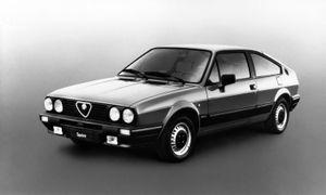 Alfa Romeo Sprint 1983. Carrosserie, extérieur. Mini 3-portes, 1 génération
