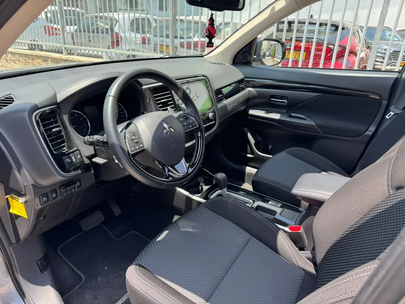 Mitsubishi Outlander 2ème main, 2021, main privée