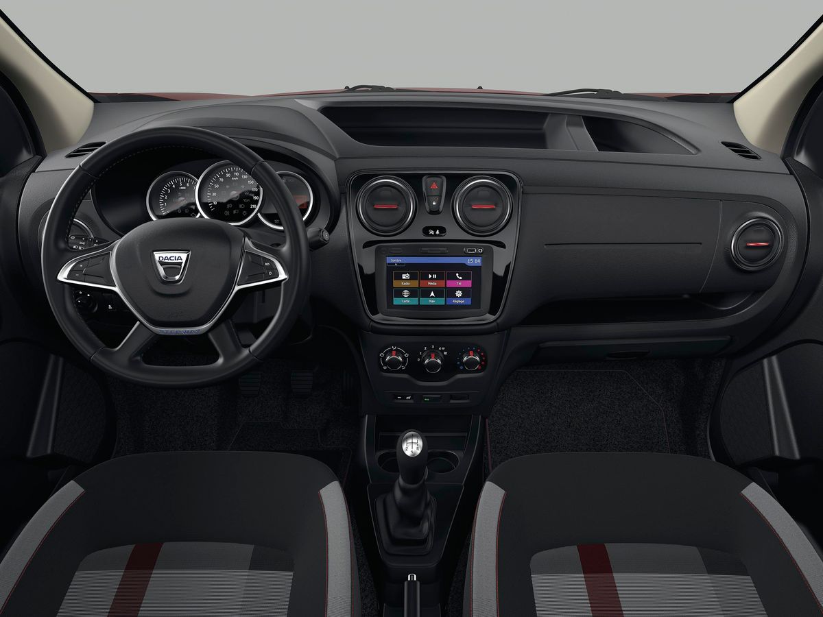 Dacia Dokker Stepway 2017. Siéges avants. Monospace, 1 génération, restyling 1