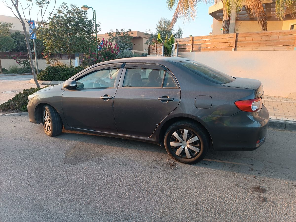 Toyota Corolla 2nd hand, 2013, private hand