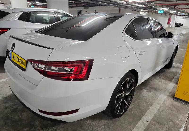 Skoda Superb 2nd hand, 2015