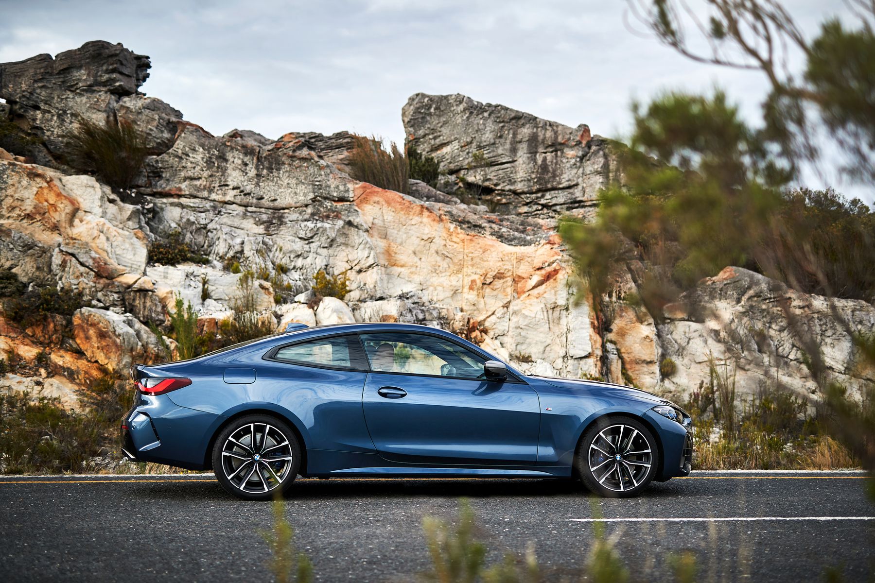 קופה BMW מסדרה 4. הדור הראשון. גרסאות לאחר מתיחת פנים של שנת 2017.