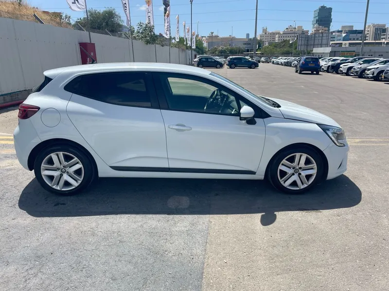 Renault Clio 2nd hand, 2022