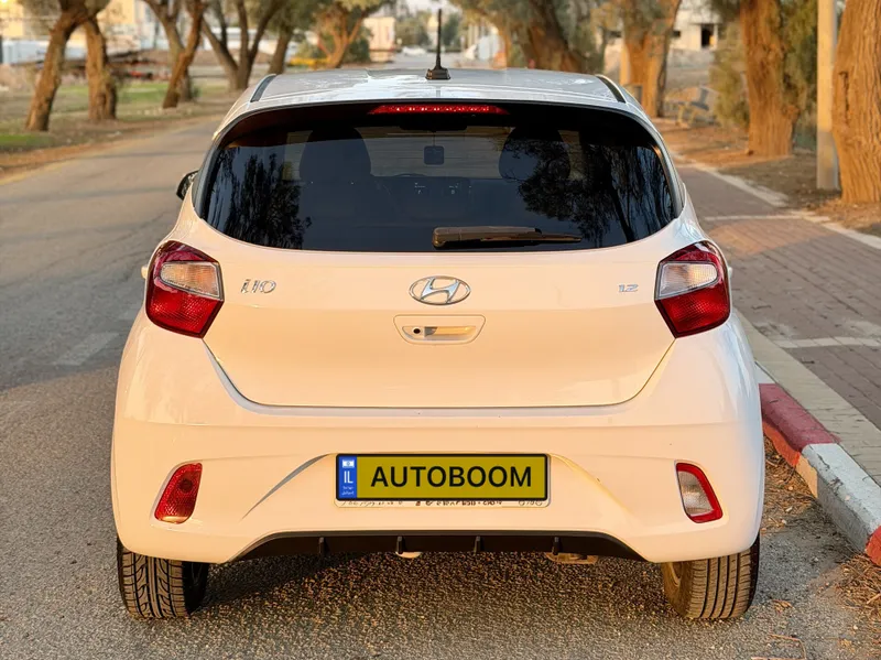 Hyundai i10 2nd hand, 2023, private