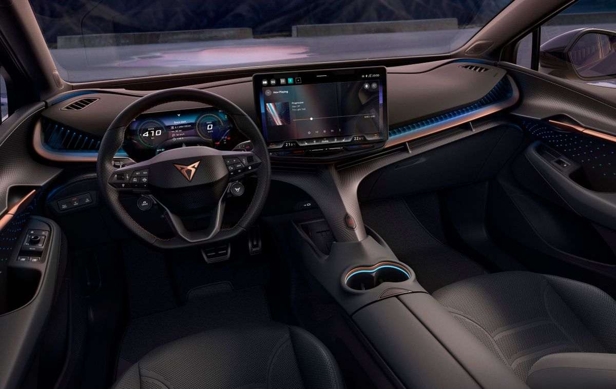 Cupra Tavascan. Передние сидения.