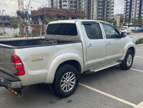Toyota Hilux 2nd hand, 2012, private hand