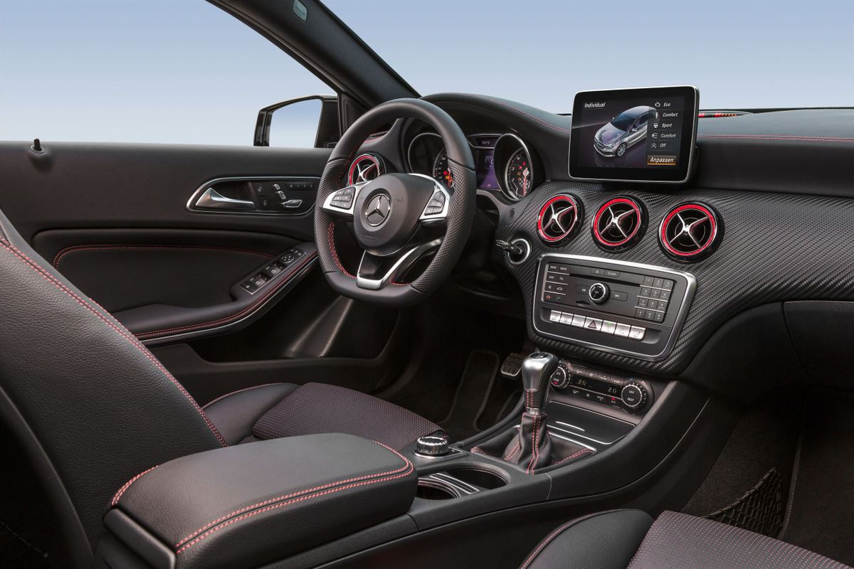 Mercedes A-Class 2015. Siéges avants. Hatchback 5-portes, 3 génération, restyling