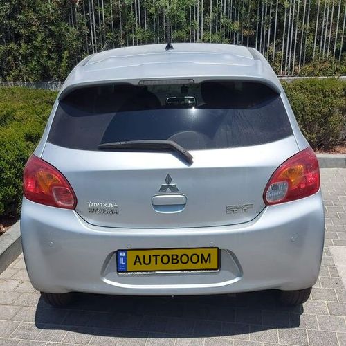 Mitsubishi Space Star, 2015, photo