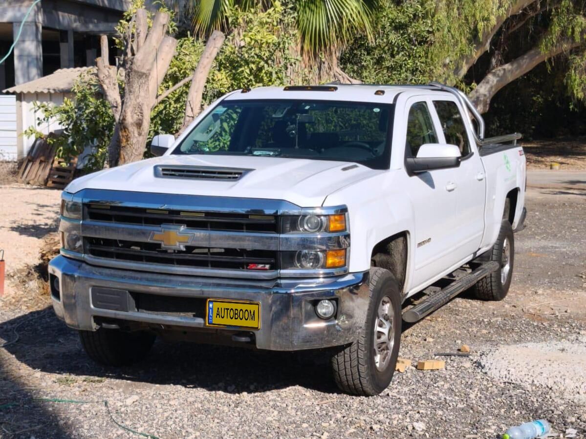 Chevrolet Silverado 2nd hand, 2018, private