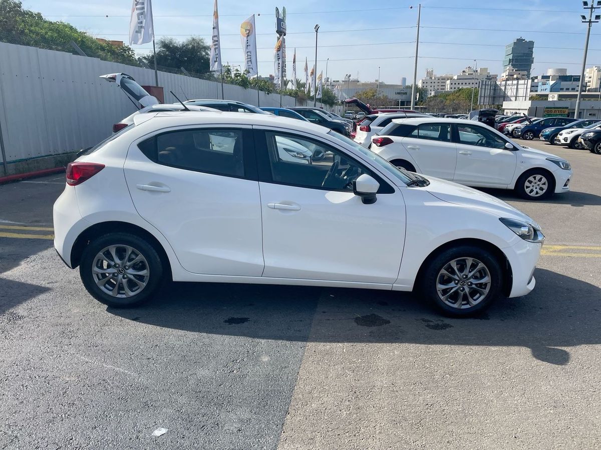 Mazda 2 с пробегом, 2022