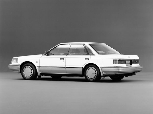 Nissan Maxima 1984. Carrosserie, extérieur. Berline sans pilier central, 2 génération