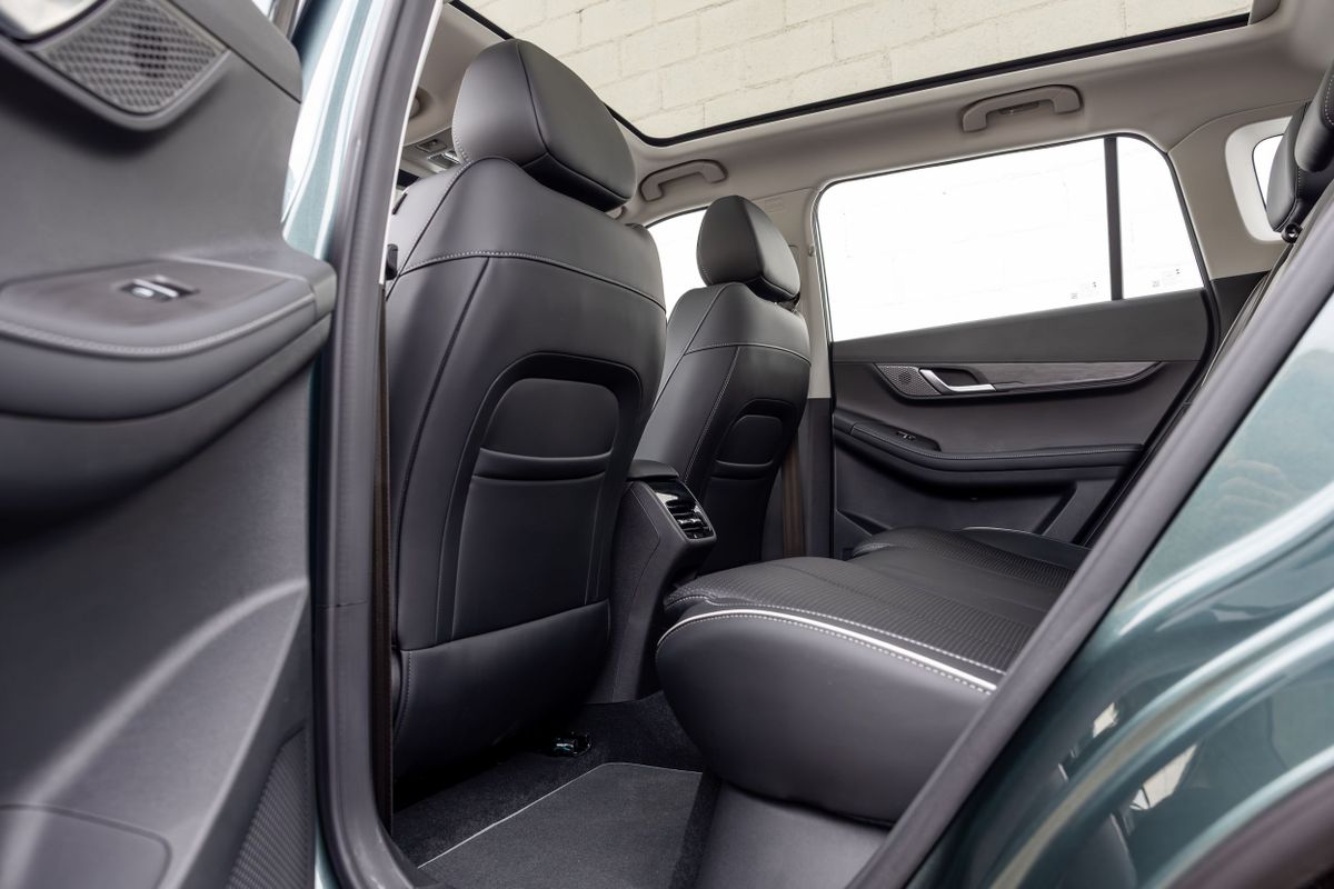 Jaecoo J5 2024. Задние сидения. SUV 5 дв., 1 поколение
