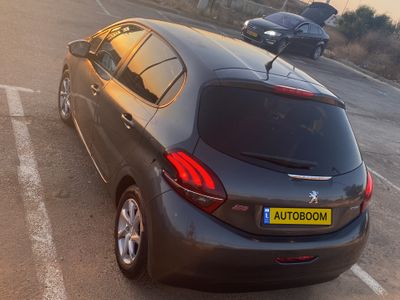 Peugeot 208 2nd hand, 2015, private hand