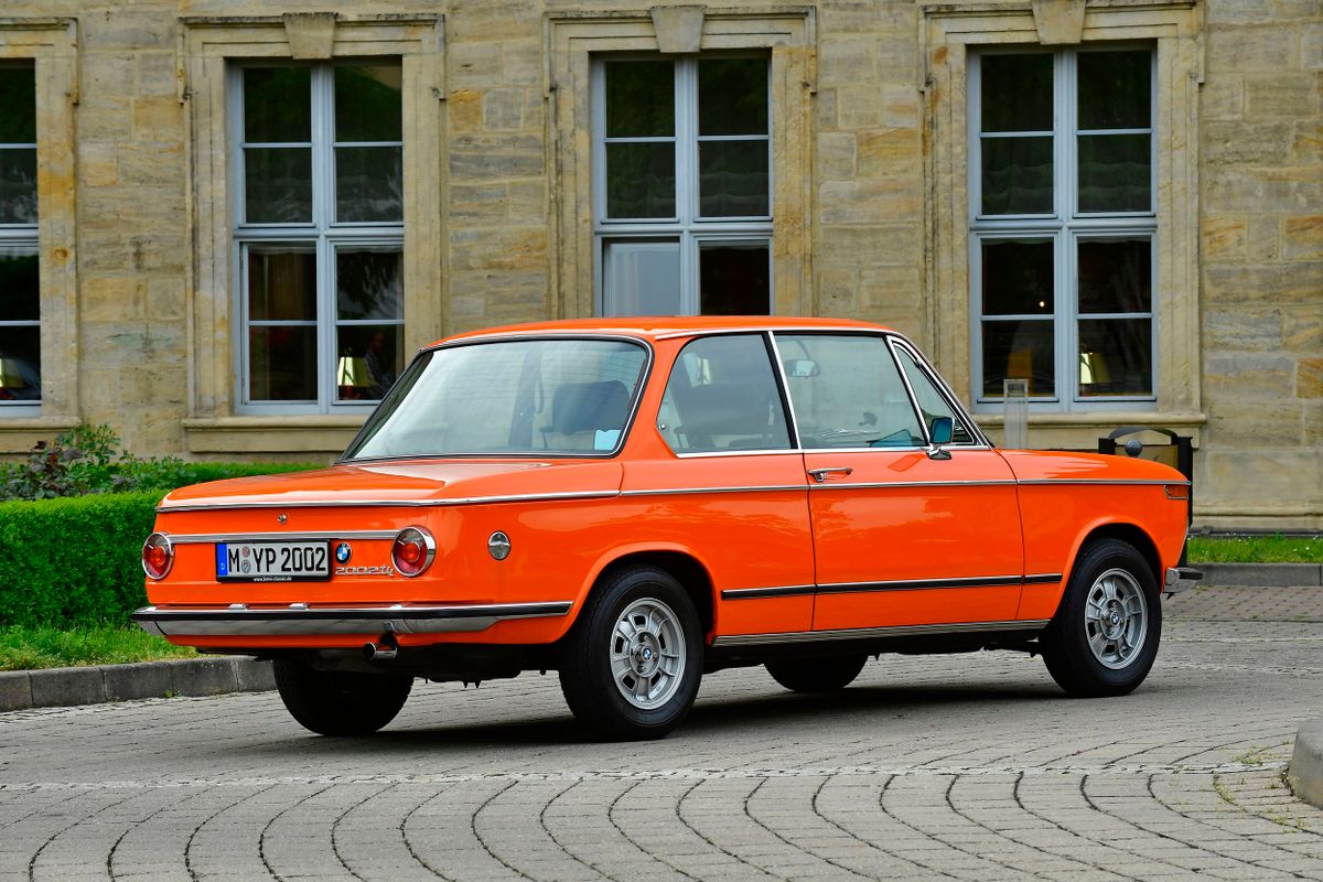 BMW 02 (E10) 1966. Carrosserie, extérieur. Berline 2-portes, 1 génération