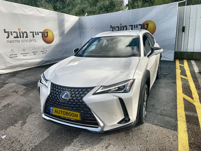 Lexus UX 2nd hand, 2022, private hand
