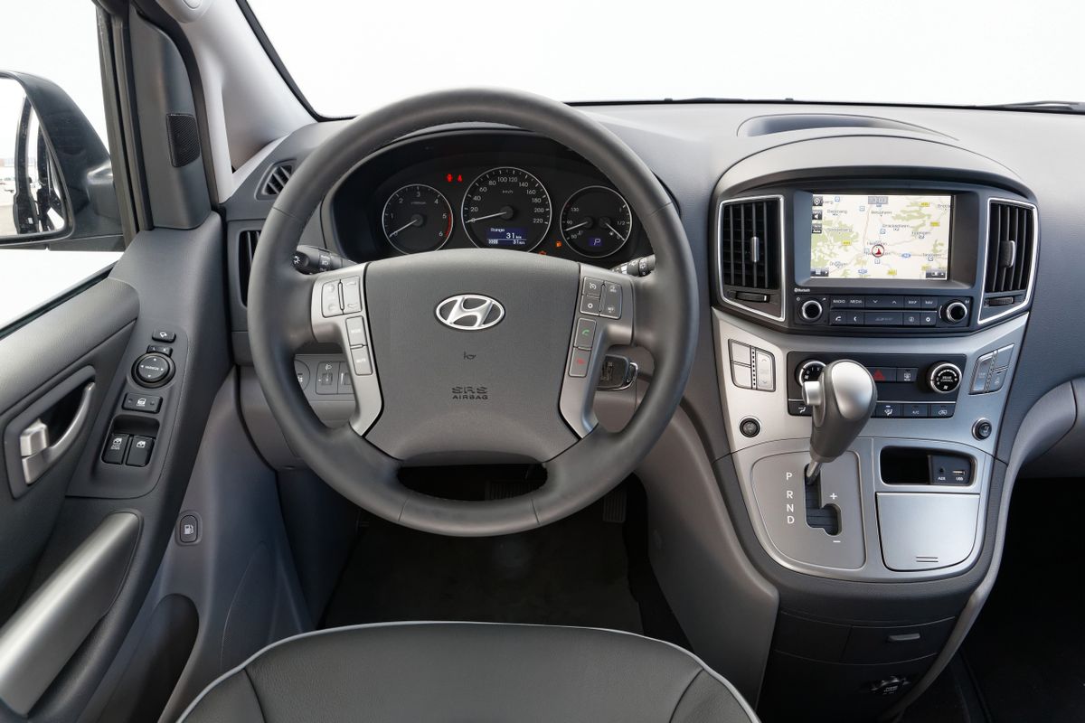 Hyundai i800 2018. Dashboard. Minivan, 2 generation, restyling 3