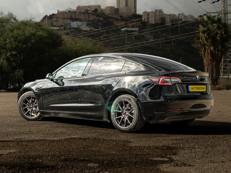Tesla Model 3 2nd hand, 2023, private