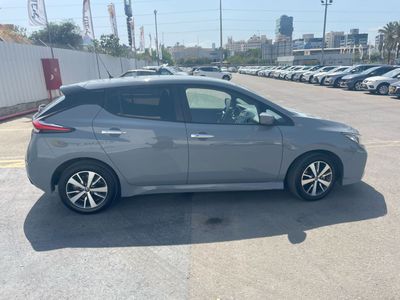 Nissan Leaf с пробегом, 2022, частная рука