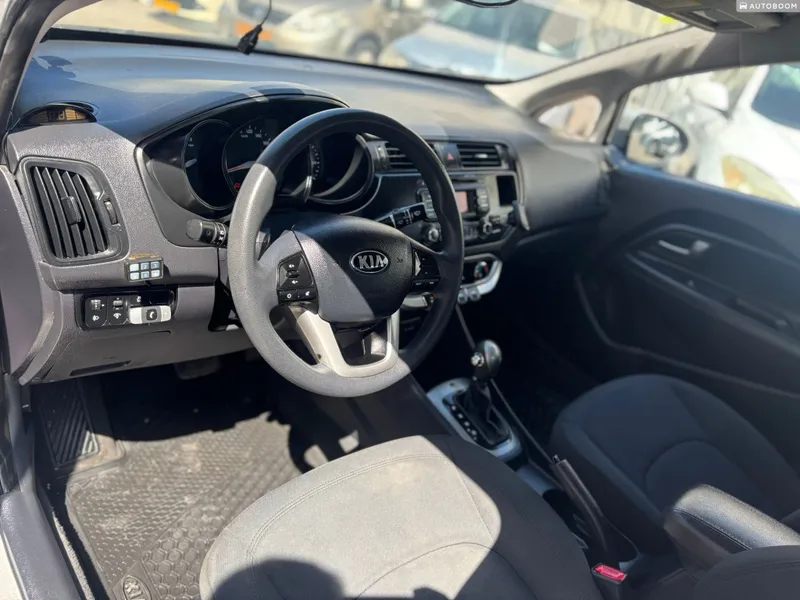 Kia Rio 2nd hand, 2013