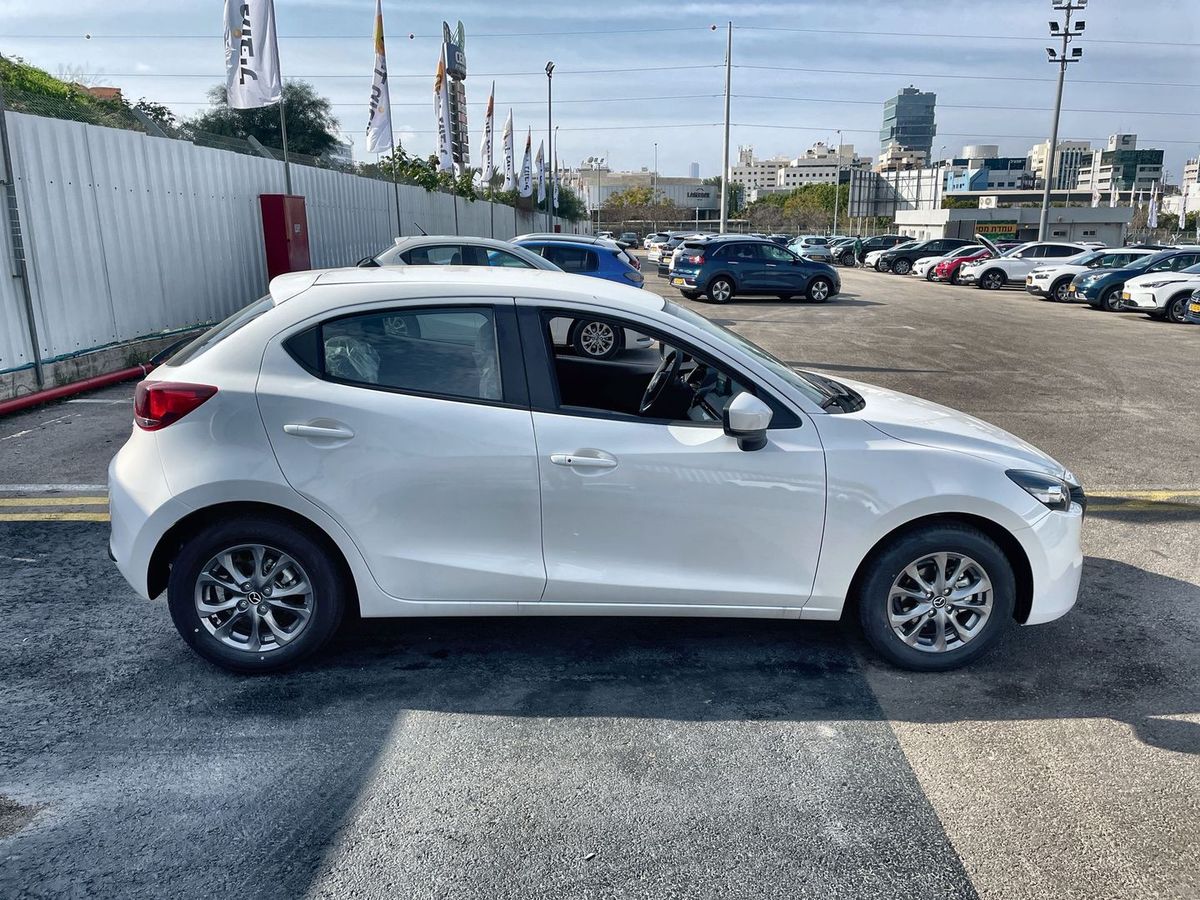Mazda 2 nouvelle voiture, 2025