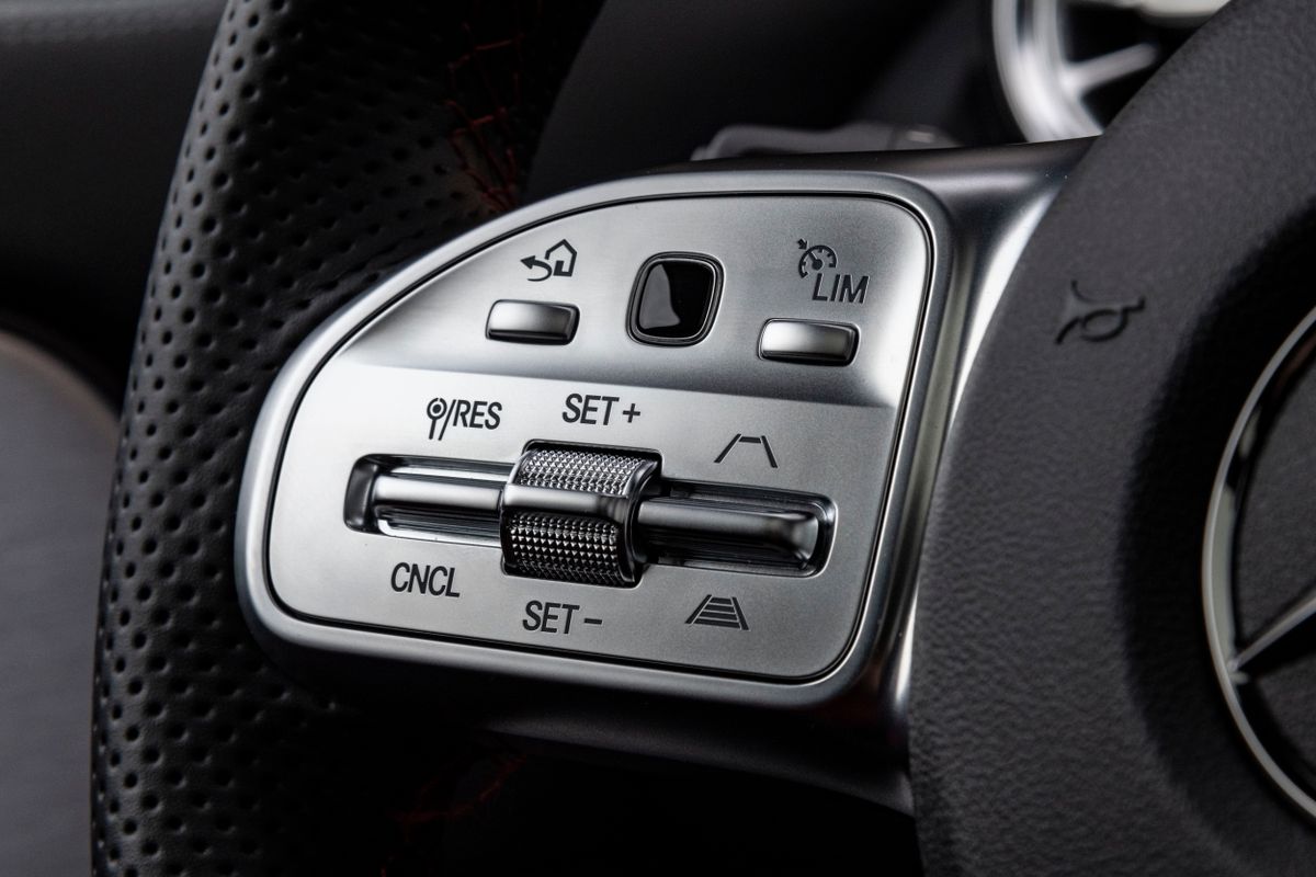 Mercedes GLA 2019. Steering wheel. SUV 5-doors, 2 generation