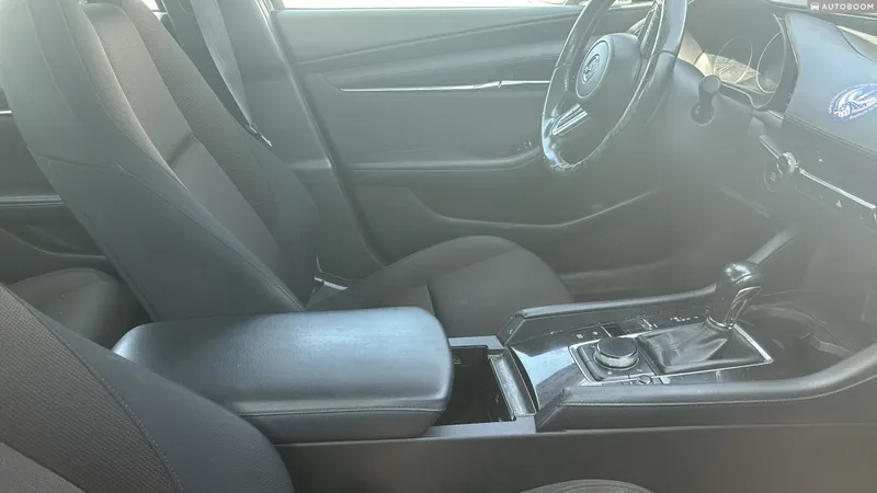 Mazda 3 2nd hand, 2022