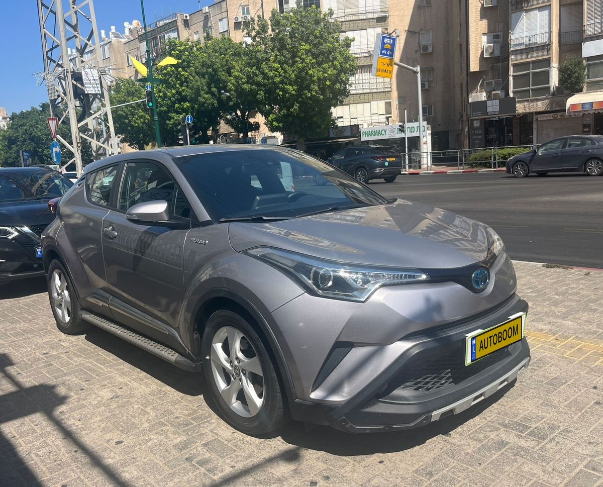 Toyota C-HR 2nd hand, 2017, private hand