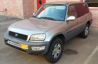 Toyota RAV4 2nd hand, 2000, private hand