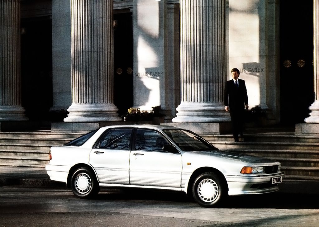 מיצובישי  גאלאנט 1987. מרכב, צורה. האצ'בק 5 דלתות, 6 דור