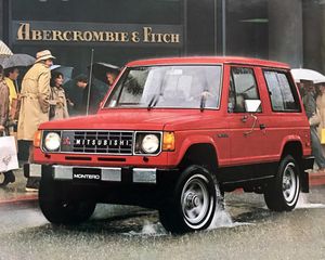 מיצובישי מונטרו ‏1982. מרכב, צורה. רכב שטח 3 דלתות, 1 דור