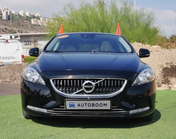 Volvo V40 2ème main, 2018
