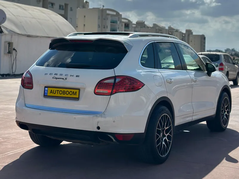 Porsche Cayenne с пробегом, 2011