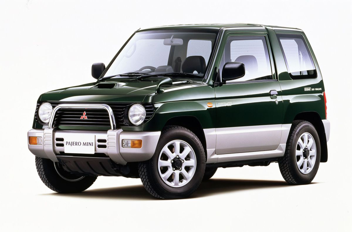 מיצובישי  פאג'רו מיני 1994. מרכב, צורה. רכב שטח 3 דלתות, 1 דור