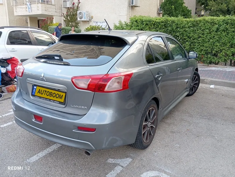 מיצובישי לנסר יד 2 רכב, 2016, פרטי