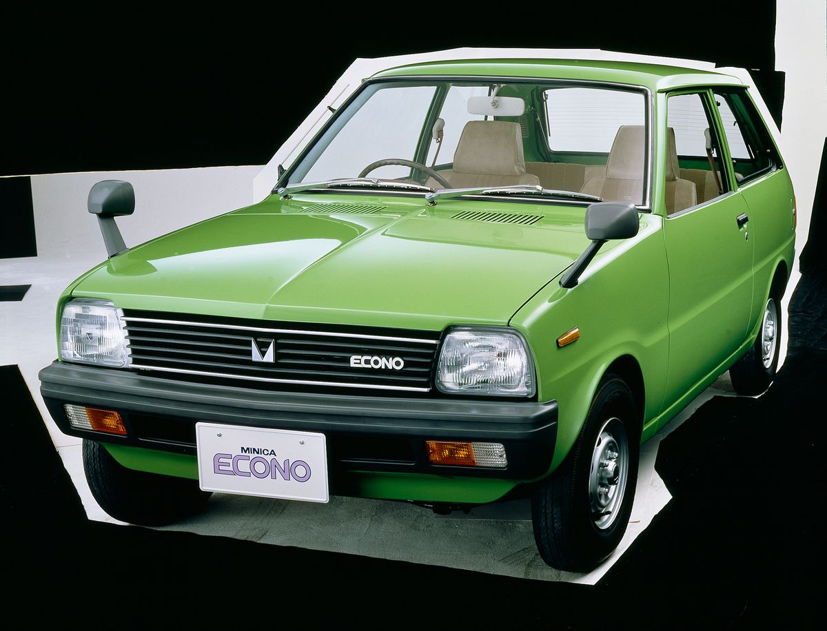 מיצובישי  מיניקה 1977. מרכב, צורה. מיני 3 דלתות, 4 דור