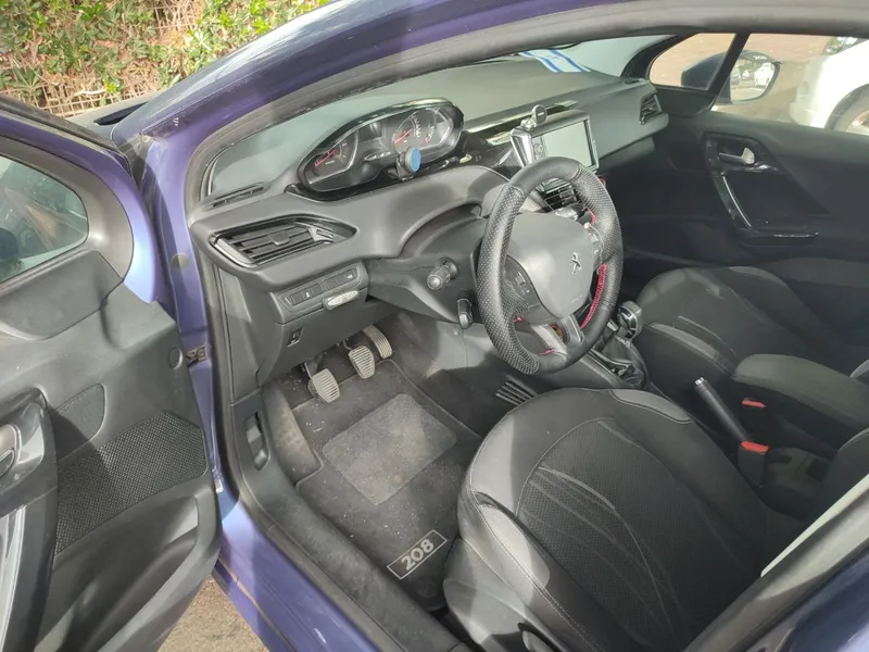 Peugeot 208 2nd hand, 2014, private hand