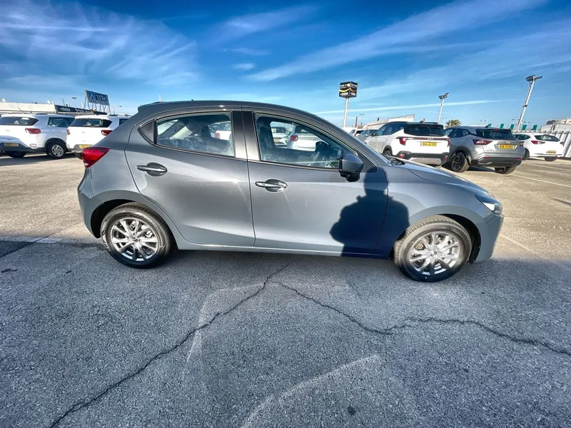 Mazda 2 nouvelle voiture, 2025