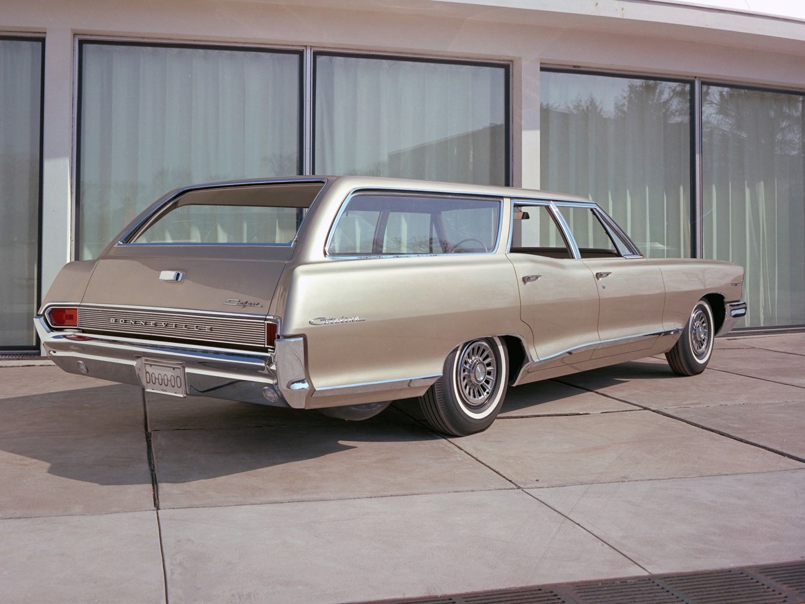 1959 Pontiac Bonneville Safari Station Wagon