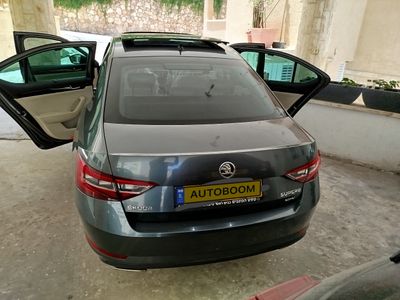 Škoda Superb 2ème main, 2019, main privée