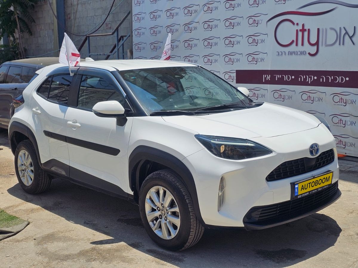 Toyota Yaris Cross с пробегом, 2024, частная рука