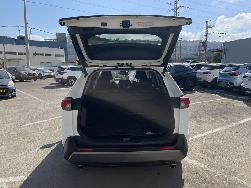 Toyota RAV4 с пробегом, 2021, частная рука
