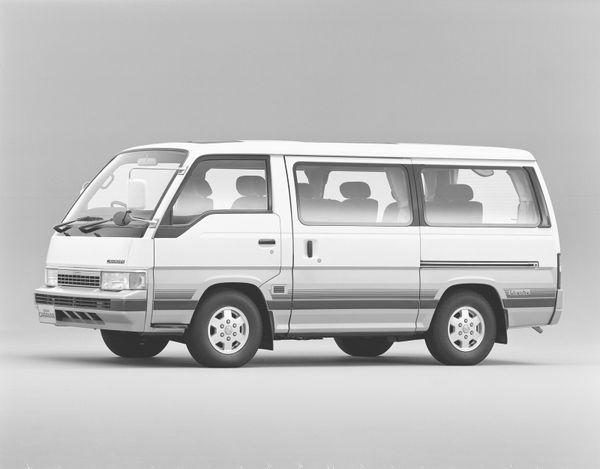 نيسان كارافان ‏1986. الهيكل، المظهر الخارجي. ميني فان, 3 الجيل