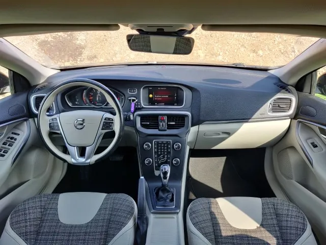 Volvo V40 2ème main, 2018