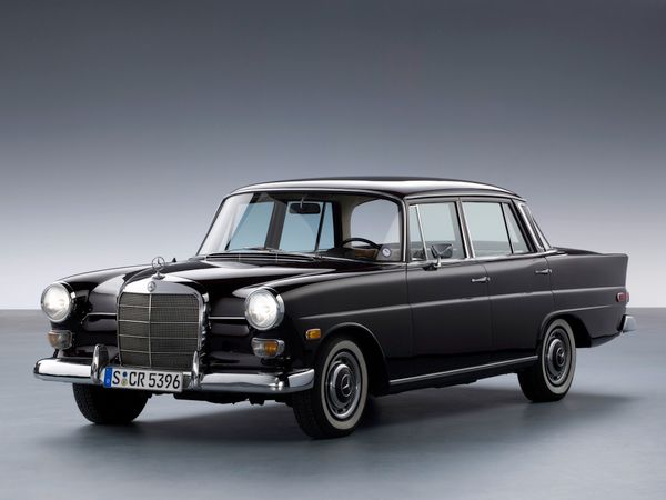 מרצדס-בנץ W110 1965. מרכב, צורה. סדאן, 2 דור